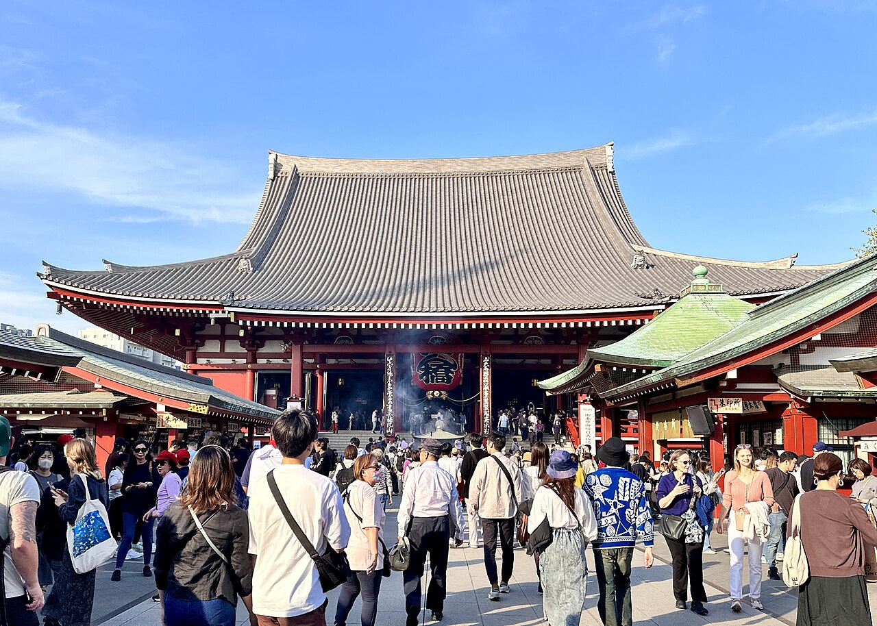 The main hall of Senso-ji in Asakusa, Tokyo
